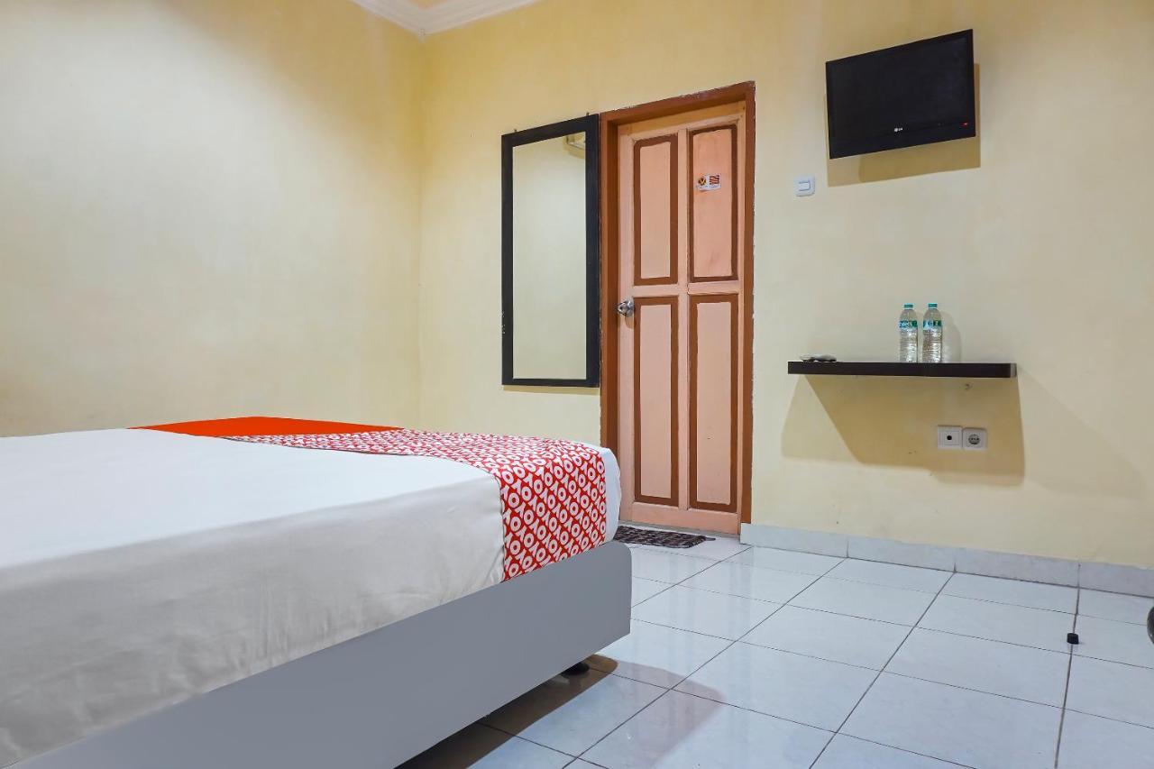 OYO 90923 Makassar Cottage Balangberu Exteriör bild