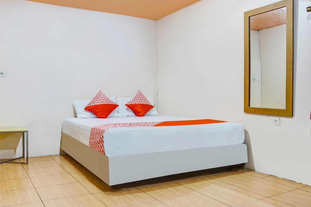 OYO 90923 Makassar Cottage Balangberu Exteriör bild