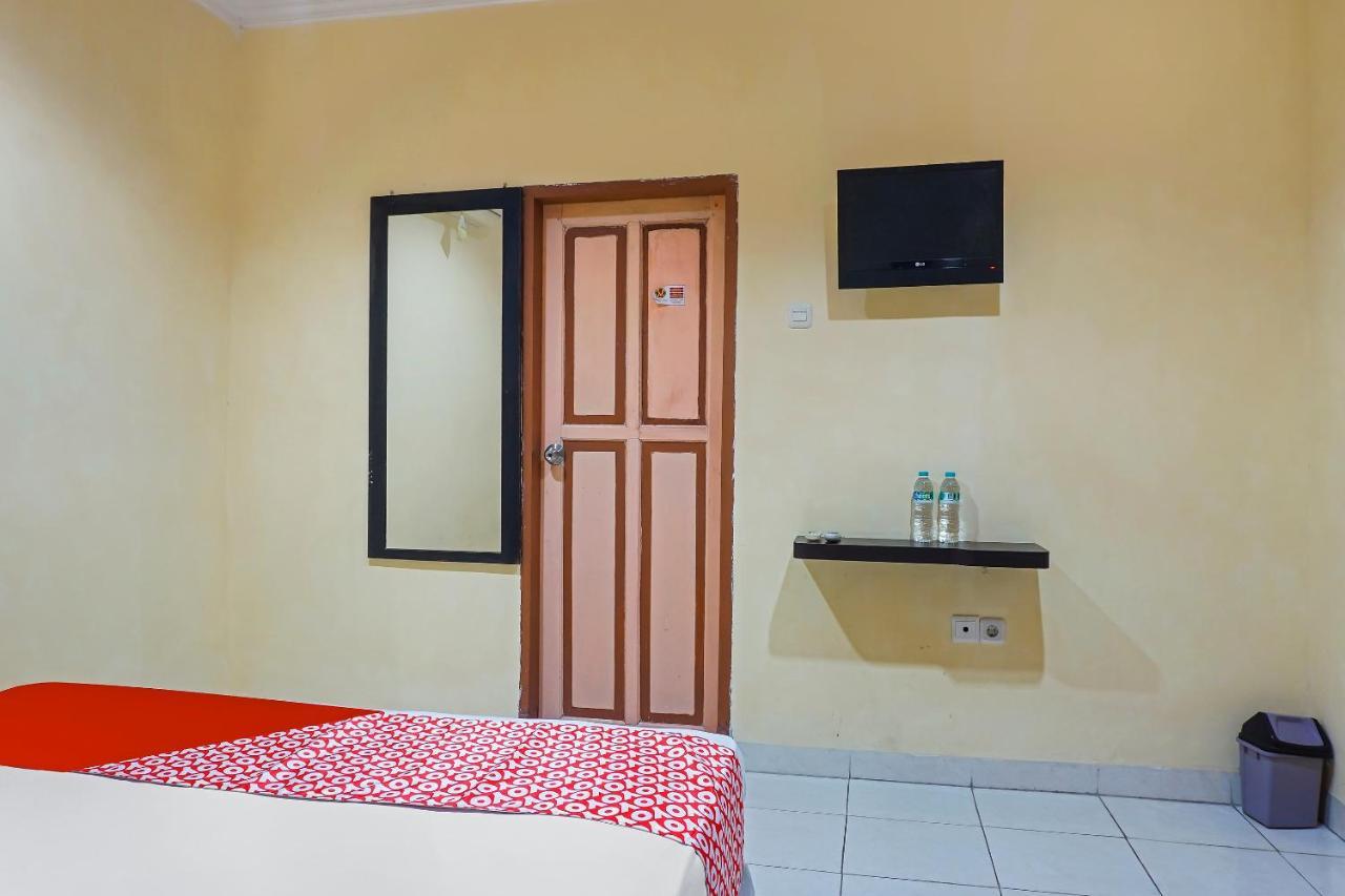 OYO 90923 Makassar Cottage Balangberu Exteriör bild