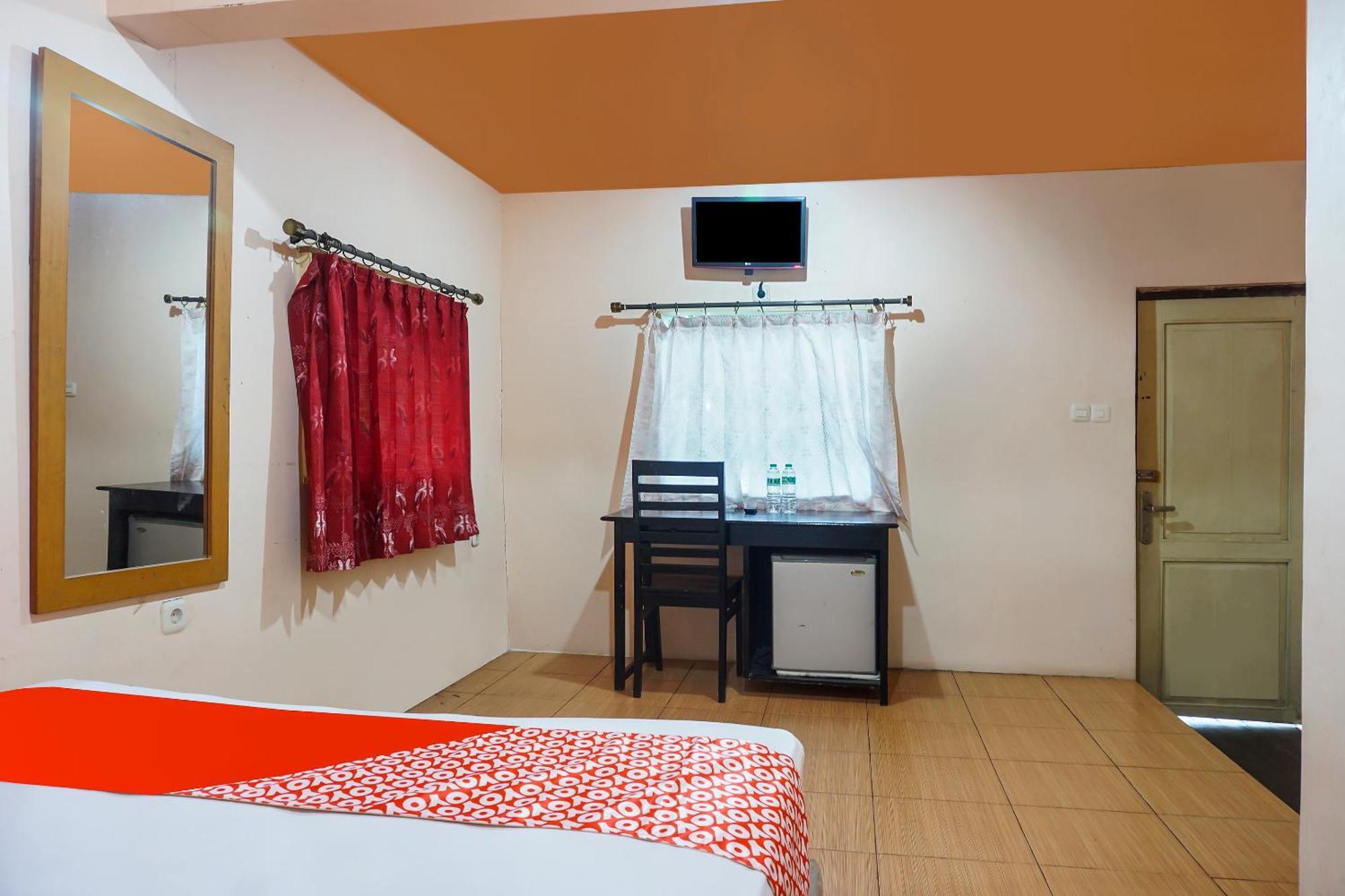 OYO 90923 Makassar Cottage Balangberu Exteriör bild
