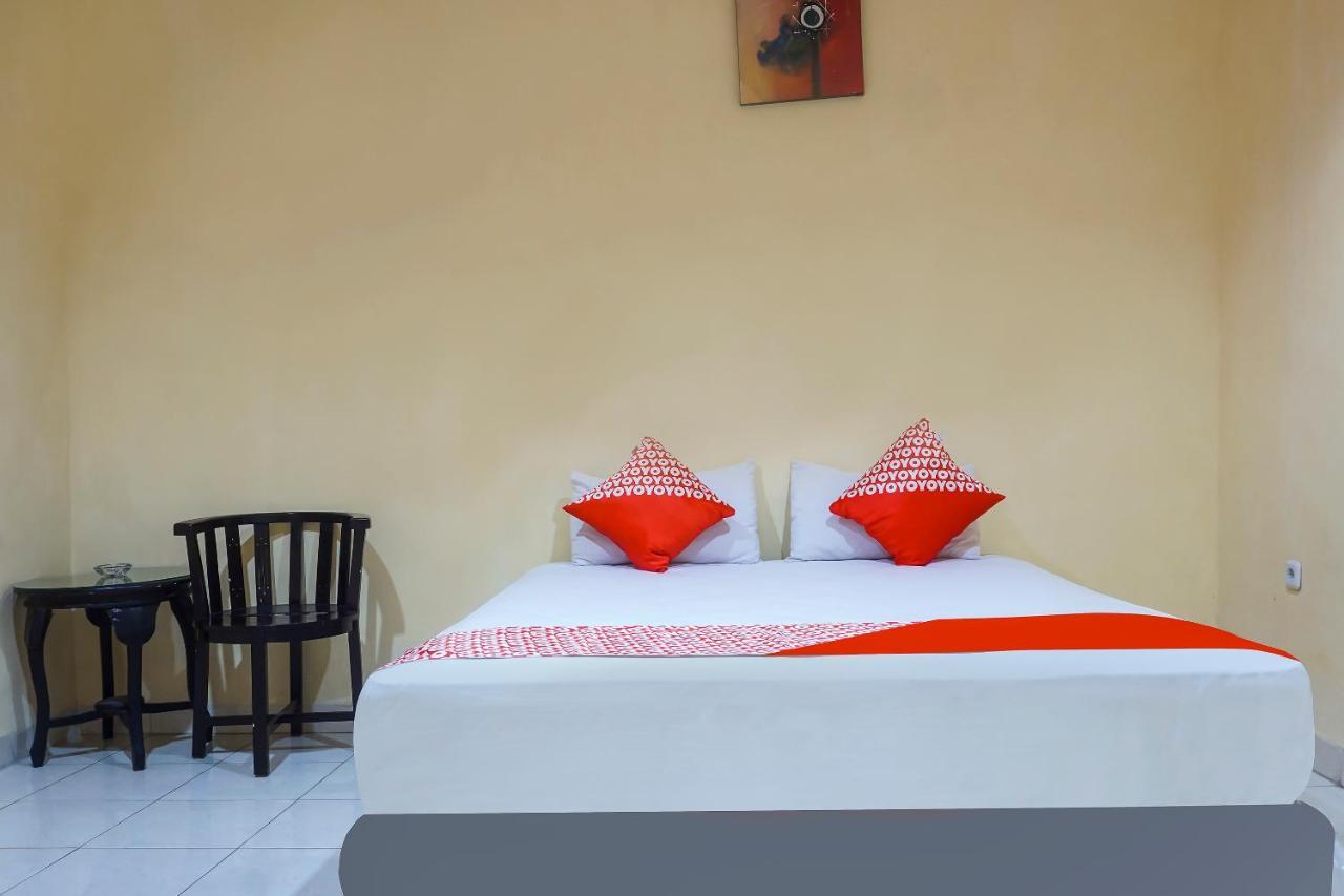OYO 90923 Makassar Cottage Balangberu Exteriör bild